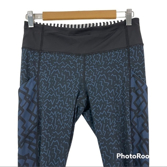 Lululemon Seawheeze 2015 Speed Tight Half Navy Half Black w/Squiggles Size 6 - Picture 3 of 10